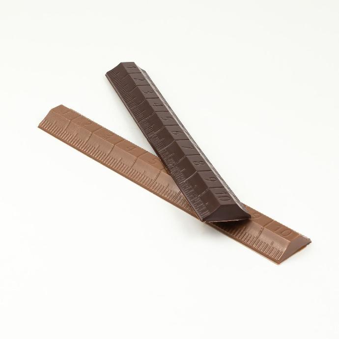La Règle en chocolat au lait QB