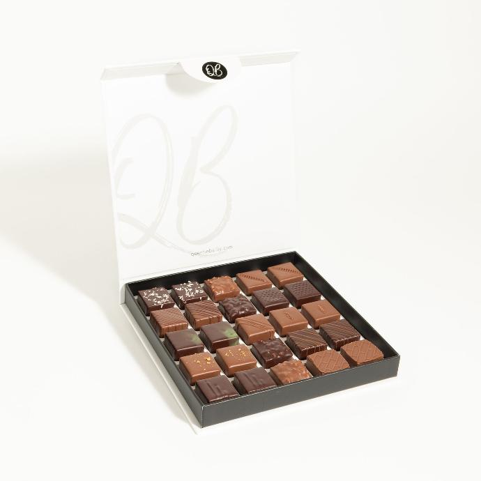 Coffret X25 pralinés noir et lait QB