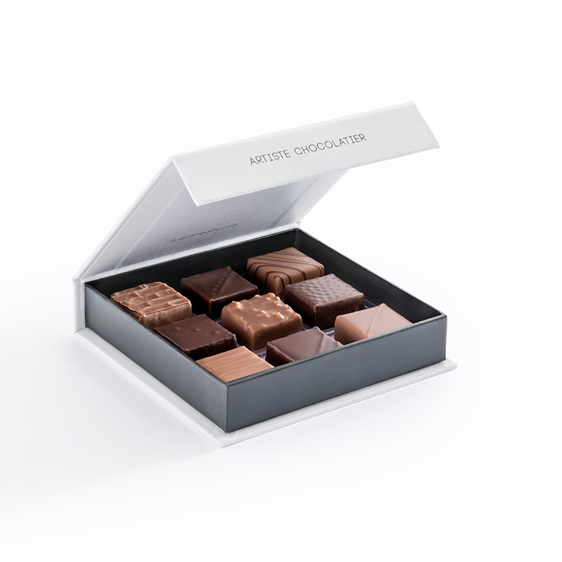 Coffret X9 pralinés noir et lait QB