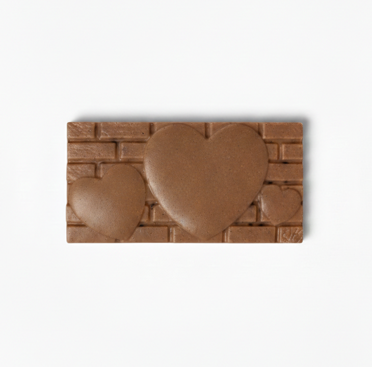 Tablette cœur lait et noisettes QB