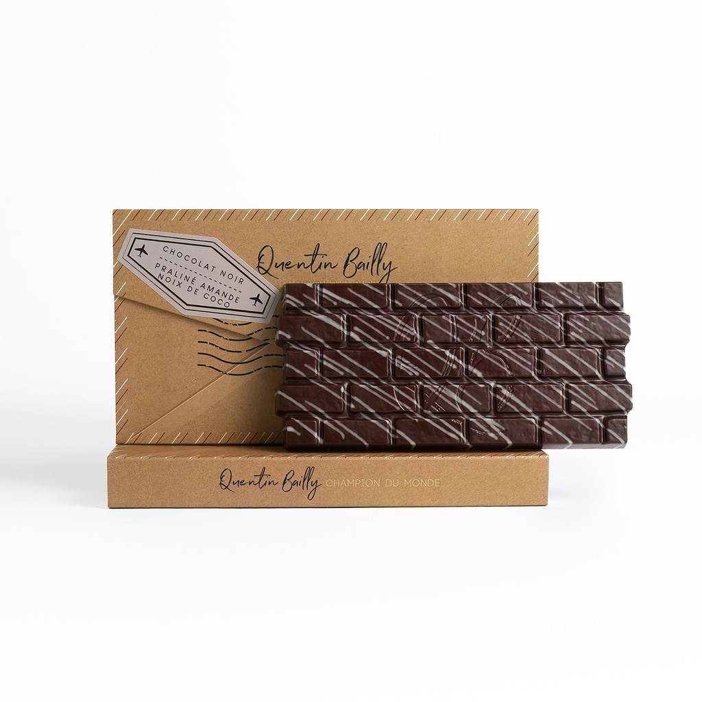 Tablette fourrée chocolat noir 66% de cacao minimum,  praliné noix de coco QB