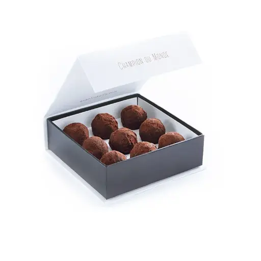 Coffret de 9 truffes mix chocolat noir vanille/caramel beurre salé/caramel exotique QB