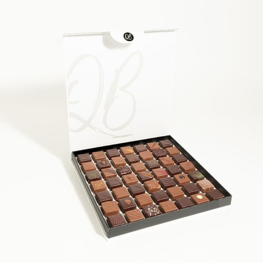 Coffret X49 pralinés et ganaches noir et lait QB