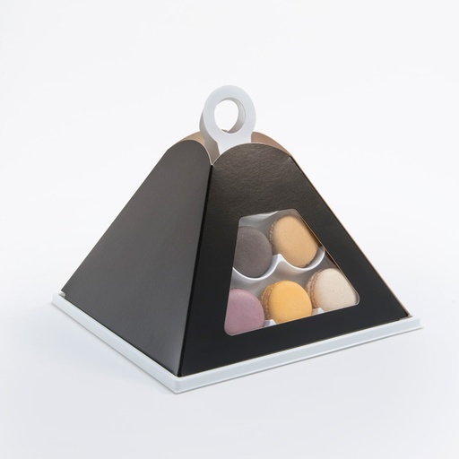 Petite pyramide de 24 macarons QB